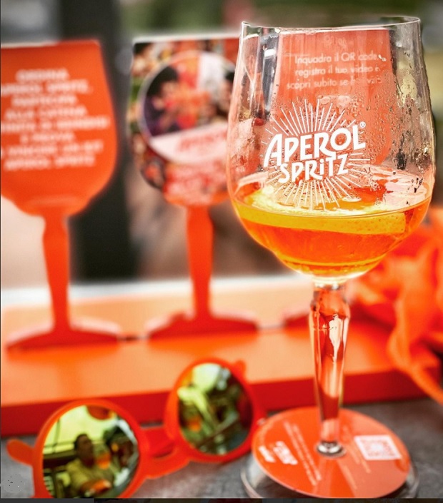 https://blog.giallozafferano.com/ciacookitalianabroad/wp-content/uploads/2021/10/APEROL-SPRITZ.jpg