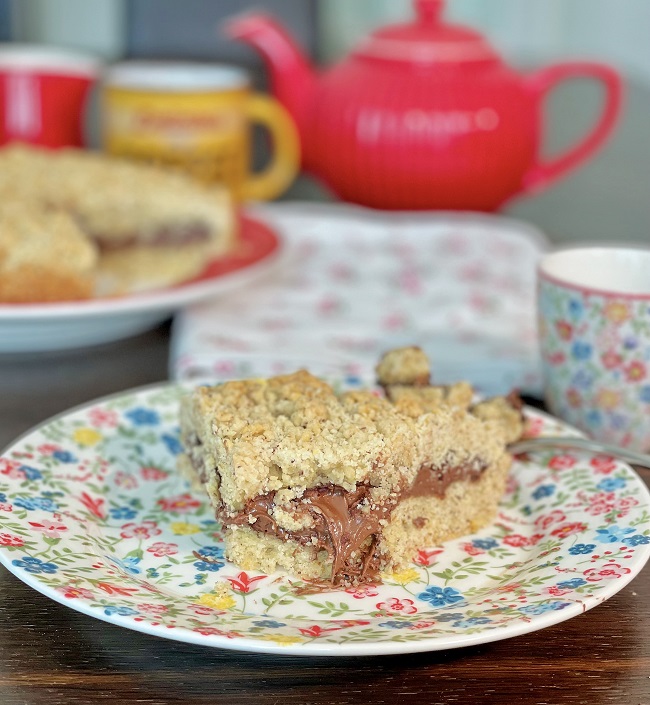 Top View Cookie Crumble Cake with Frosting Stock Image - Image of display,  crumble: 137058295