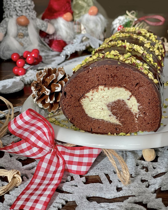 Easy Chocolate Yule Log Cake | Bûche de Noël Recipe