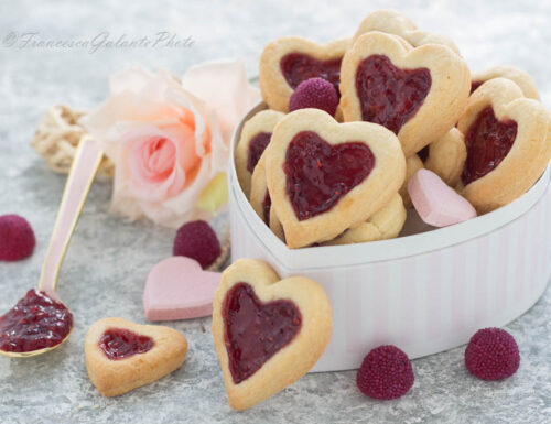 Valentine’s Day cookies with raspberry heart