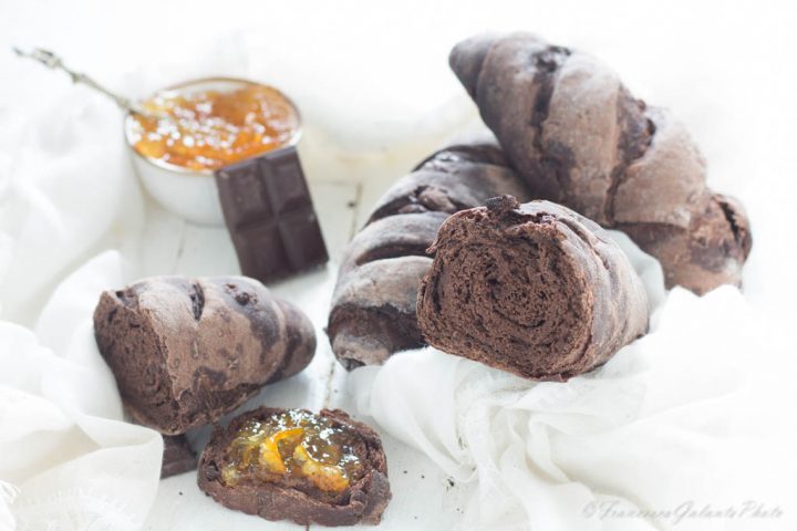 Chocolate bread with mother yeast