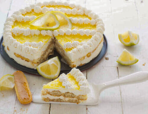 Fresh lemon pie without jelly