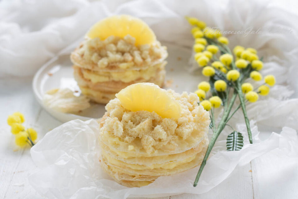 Fast mimosa cake with millefoglie and pineapple