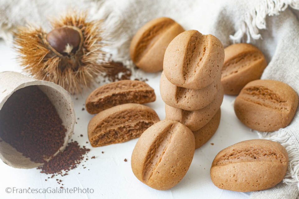 Coffee biscuits with chestnuts flour