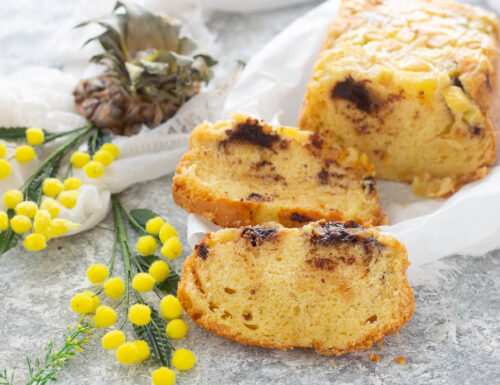 Fast plumcake with fresh pineapple and chocolate