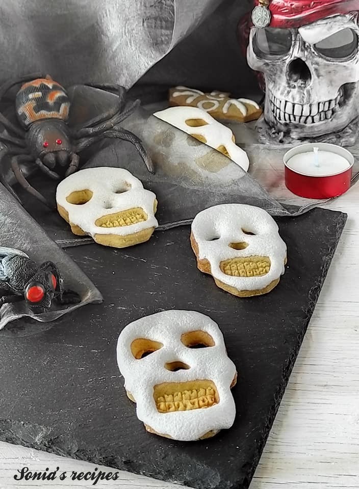 Frosted Skull Shaped Cookies