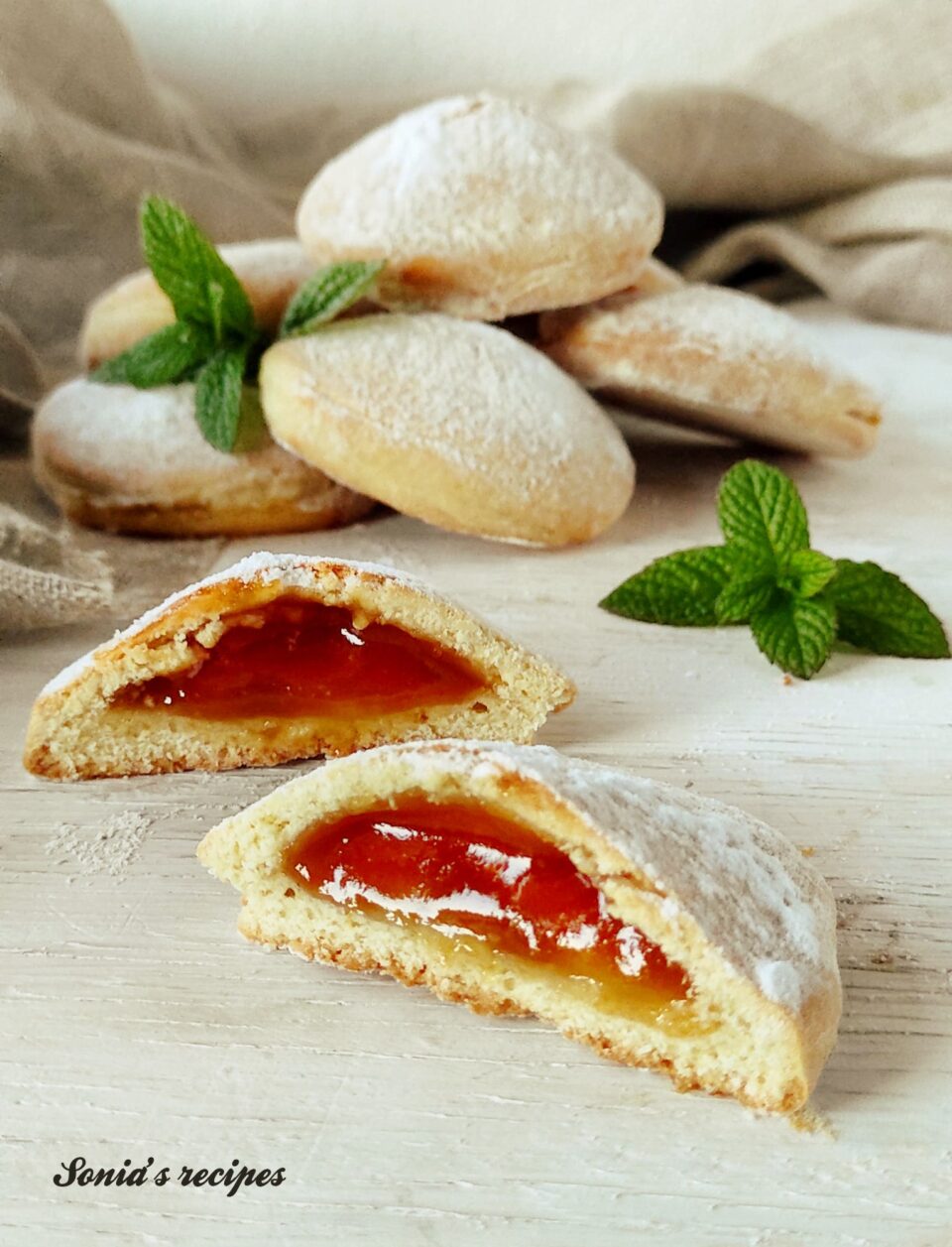 Cookies with apricot jam