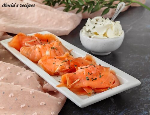 Rolled salmon with cheese