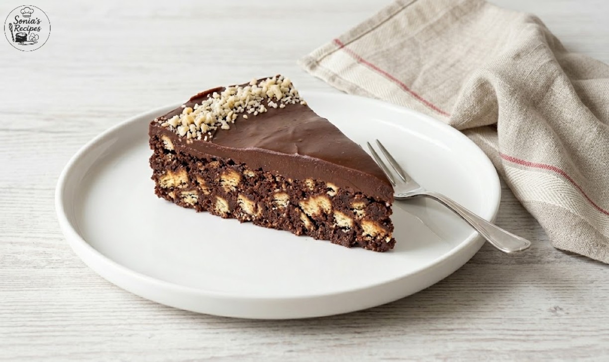 No-Bake Chocolate Biscuit Cake