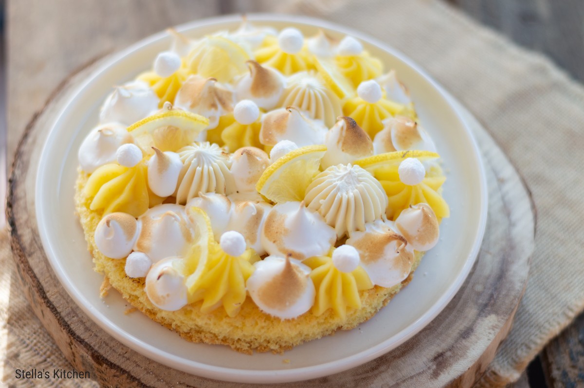 Zesty Lemon Meringue Cake | Layer cake