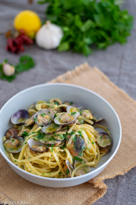 Linguini with clams