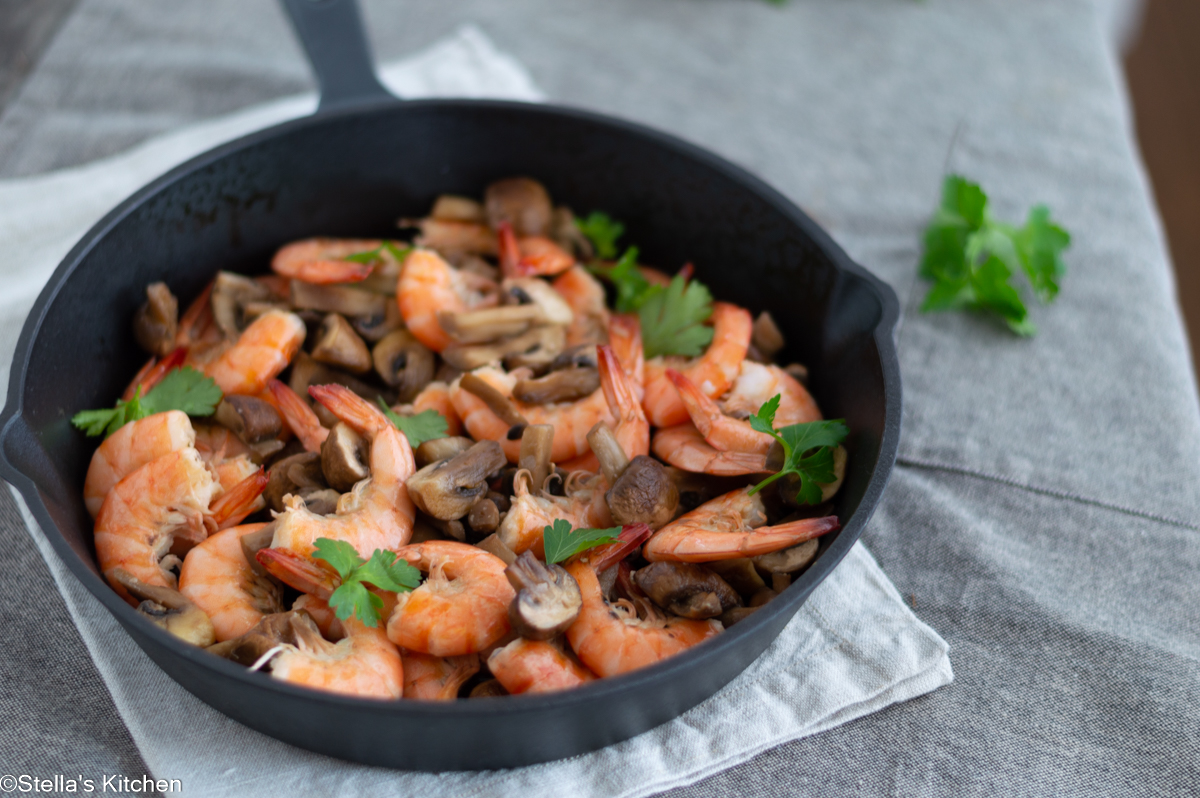 Prawns with mushrooms