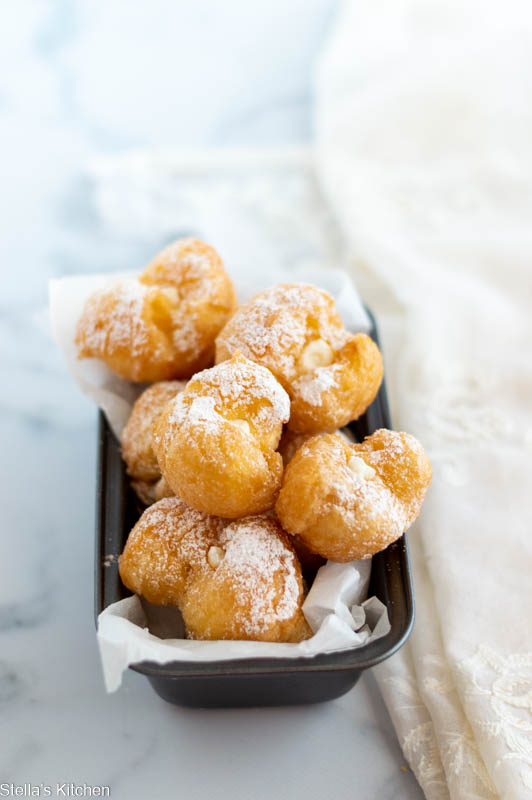 italian cream puff with ricotta