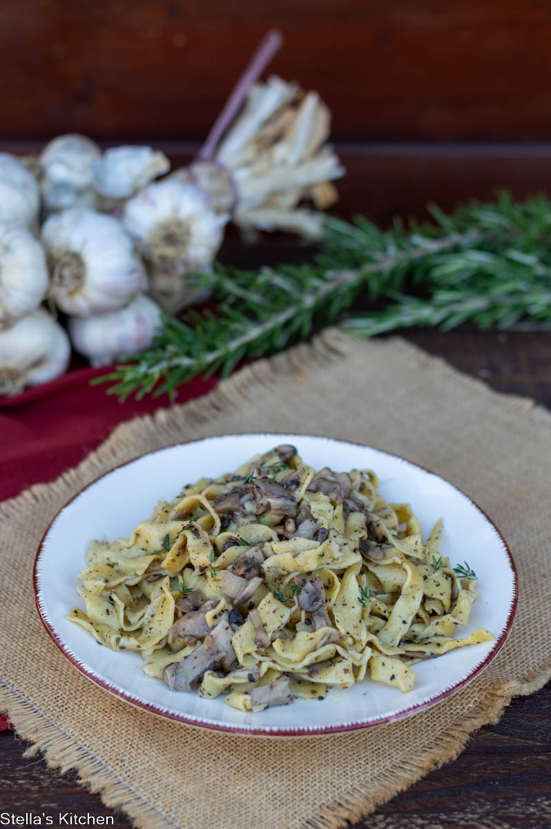 tagliatelle with mushrooms and truffles
