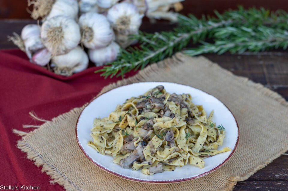 tagliatelle with mushrooms and truffles 