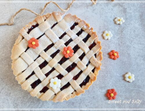 Mixed berry jam pie