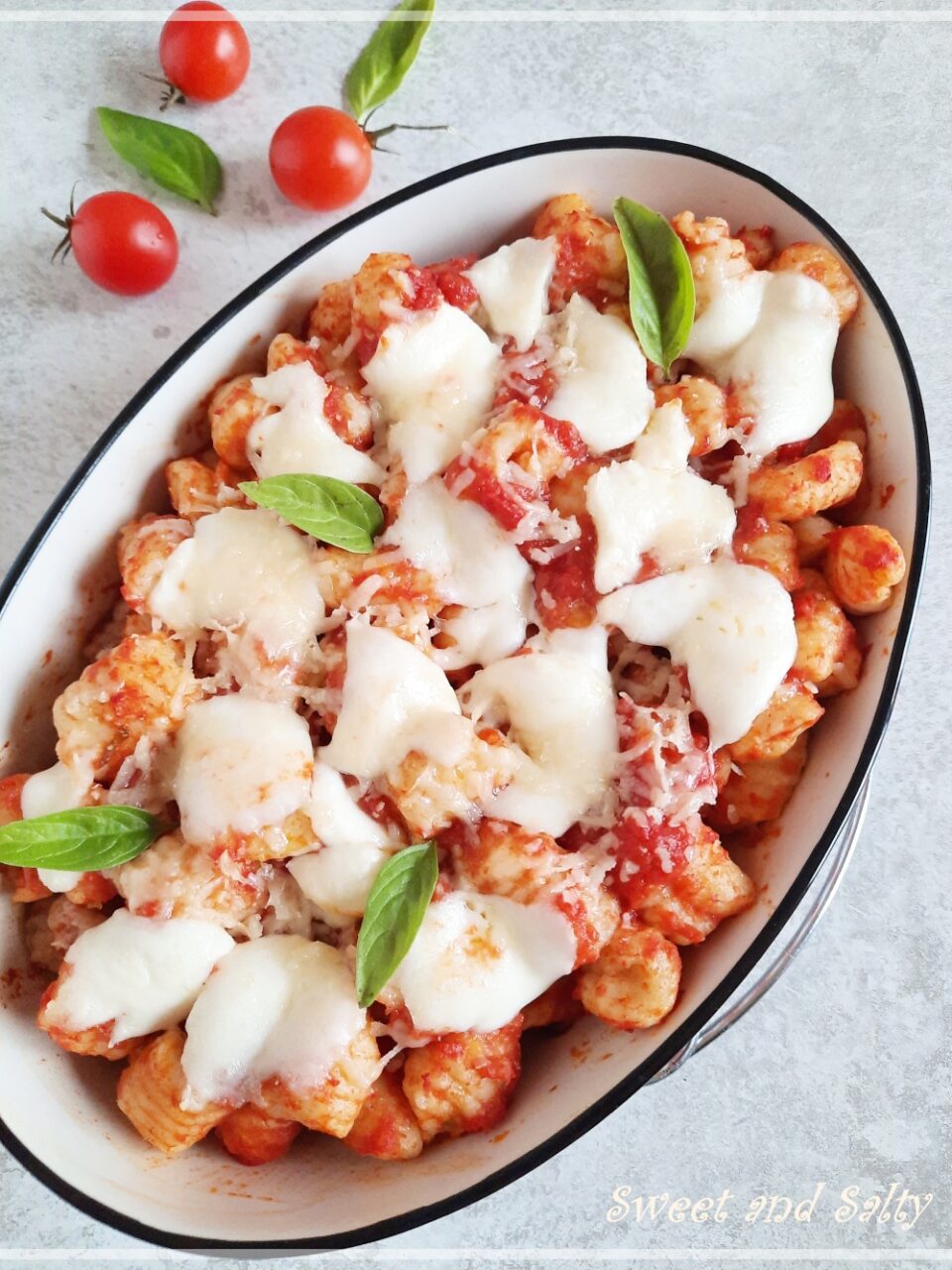 Gnocchi alla Sorrentina (Potato gnocchi with mozzarella cheese)