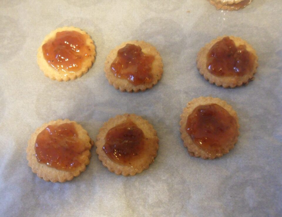 spread jam for linzer cookies by tasty corner
