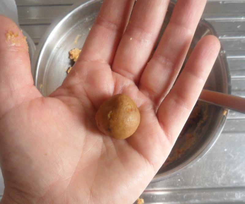 make small balls for chocoilate peanut butter truffles