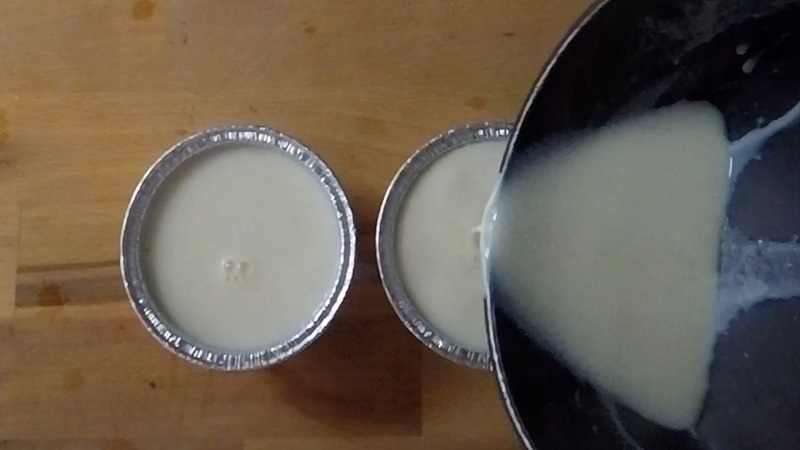 pour the panna cotta into 4 single-portion molds
