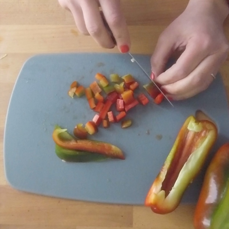 cut bell pepper for chinese kung pao pork recipe