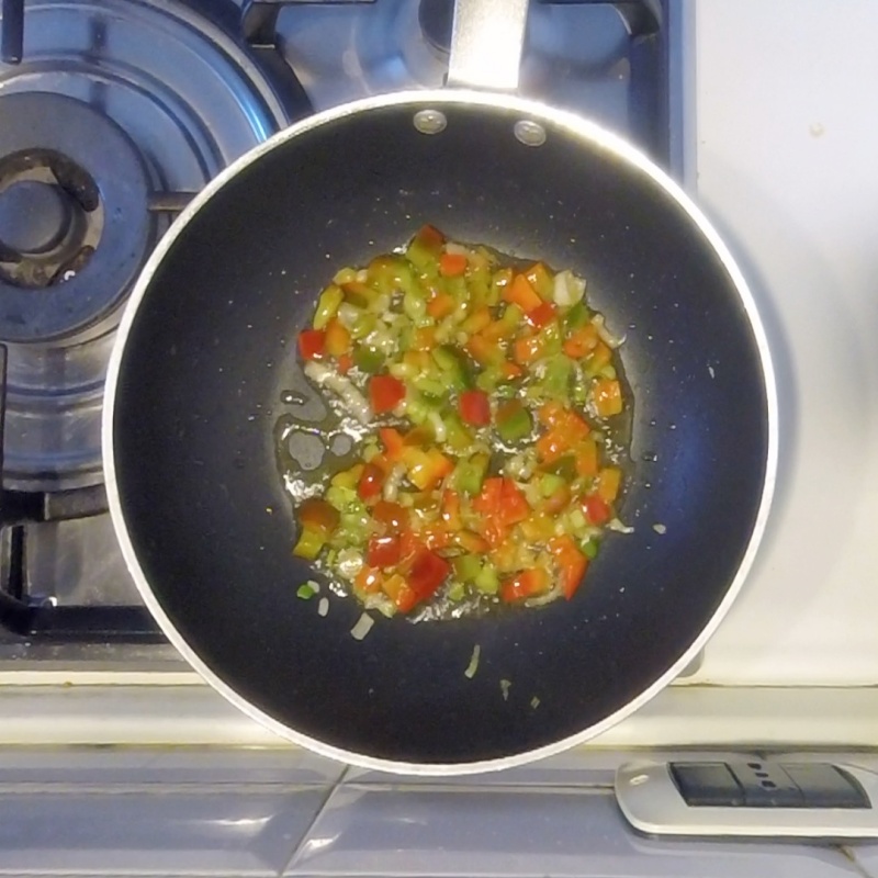 cook bell pepper and spring onions for kung pao pork