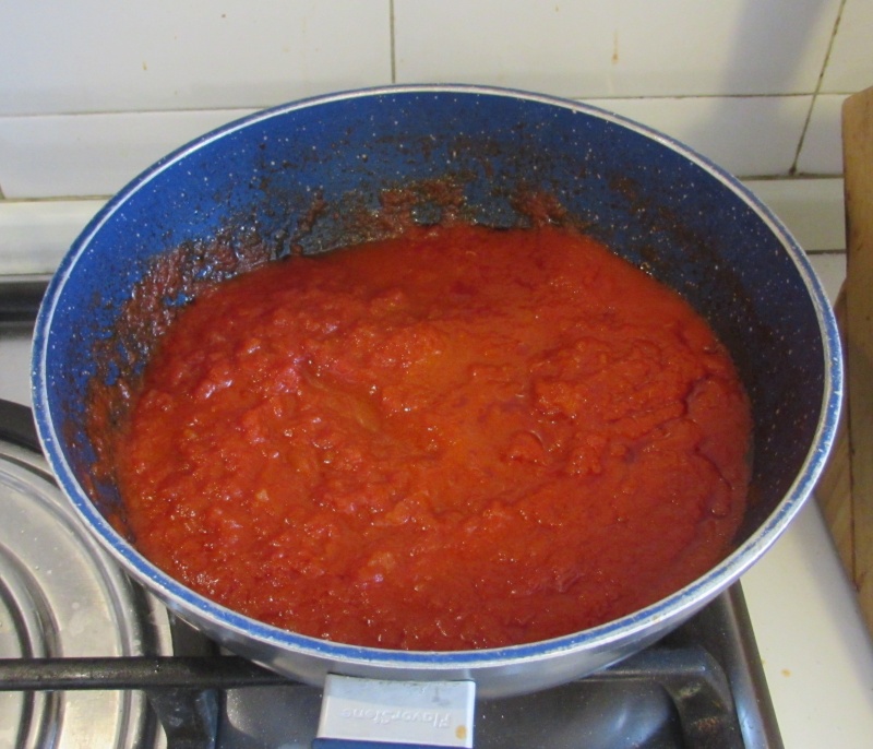 how to prepare the tomato sauce for the italian parmigiana