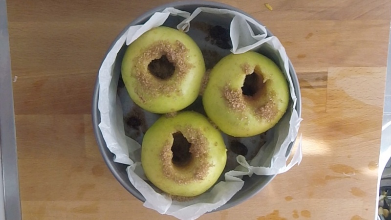 stuffe the cinnamon baked apples with raisins