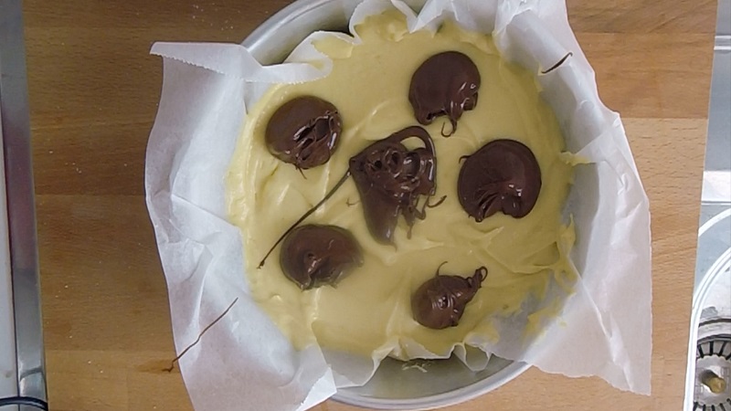 fill the dough with nutella for the nutella stuffed cake