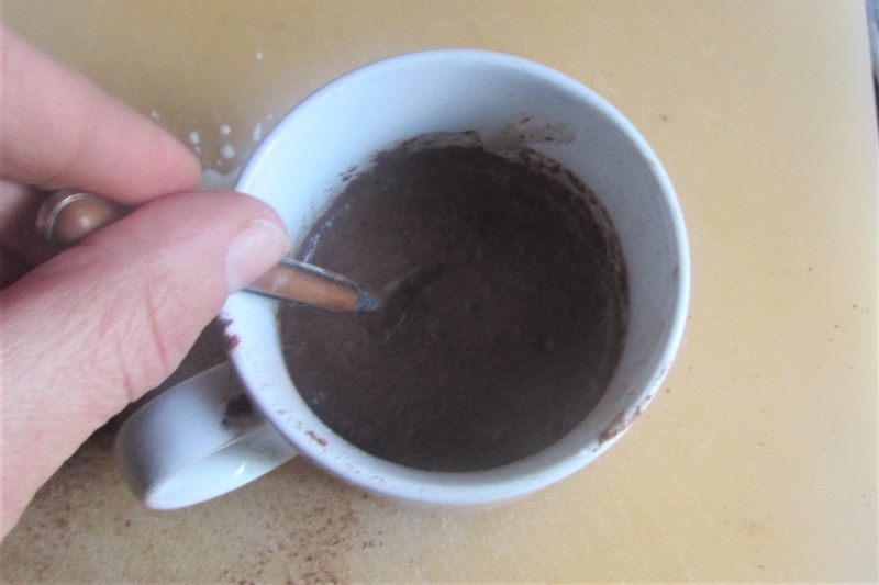 combine the ingredients for the microwave hot chocolate recipe