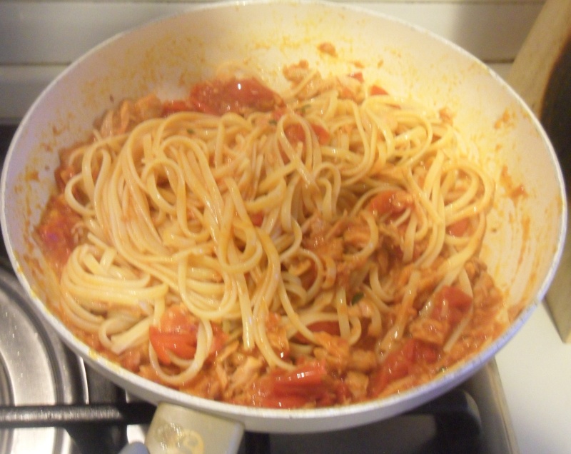 the spaghetti with tuna and tomato sauce are ready