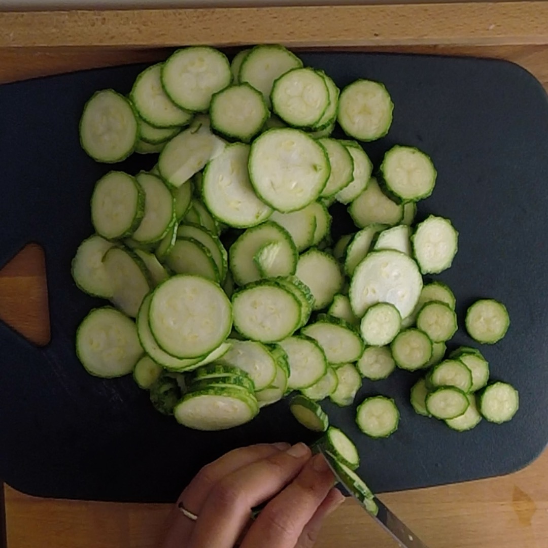 cut zucchini in very thin slices