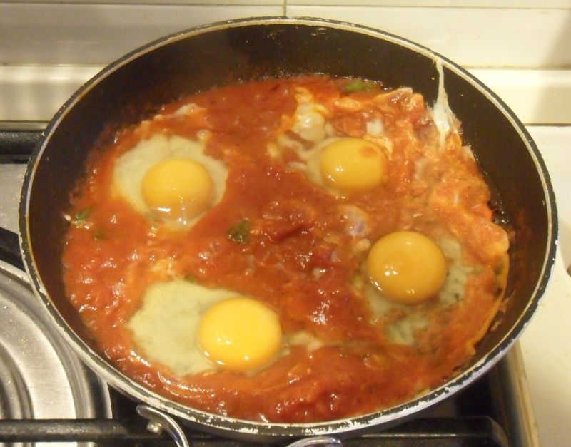 how to prepare italian eggs in purgatory with cheese and tomato sauce