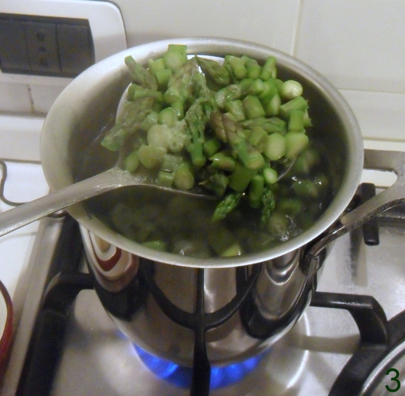 boil the chopped asparagus for the creamy risotto