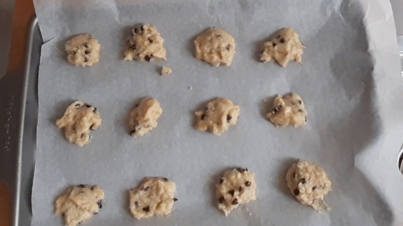 make small mounds of chocolate chip banana cookie dough