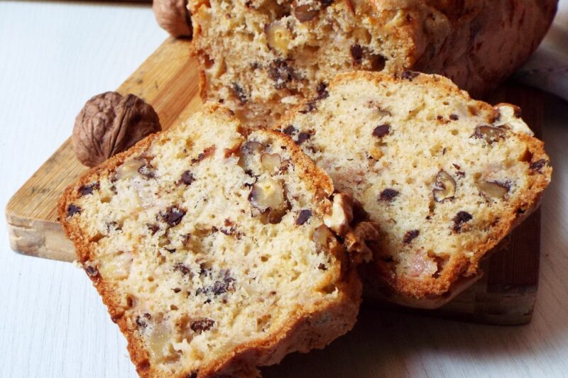 Pear, walnuts and chocolate Bread
